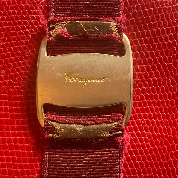 Red leather Salvatore Ferragamo long wallet. Apx 8 x 4“. Vintage condition. - Picture 2 of 14